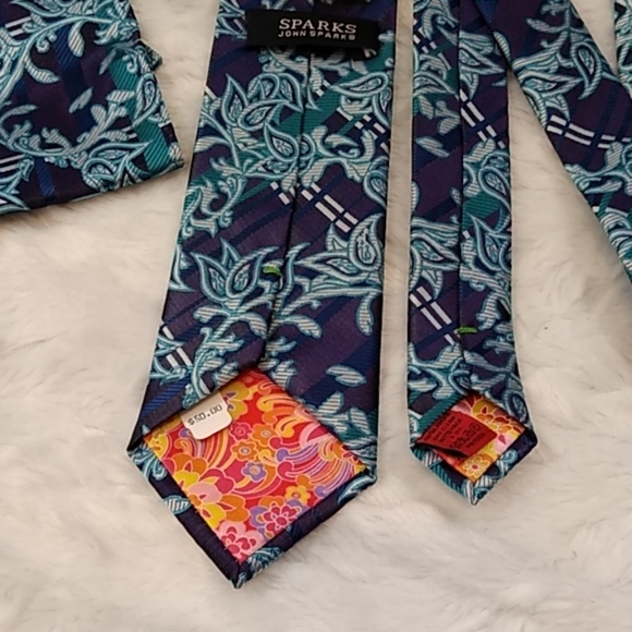 3/$15 John Sparks Neck Tie and Pocket Square - Picture 3 of 8